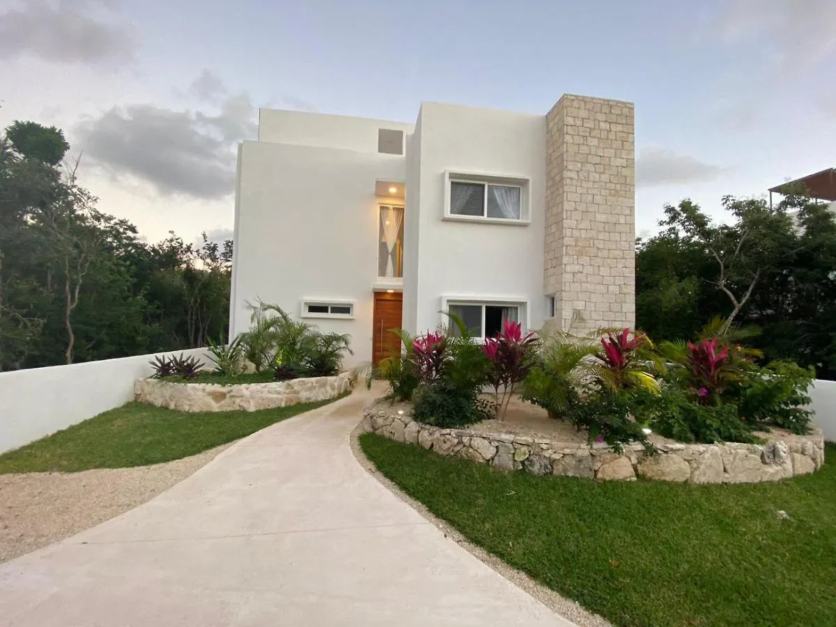 Amazing Villa Inside Tulum Country Club Akumal México