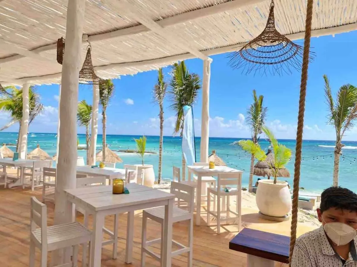 Amazing Villa Inside Tulum Country Club Akumal 0*,  Mexiko