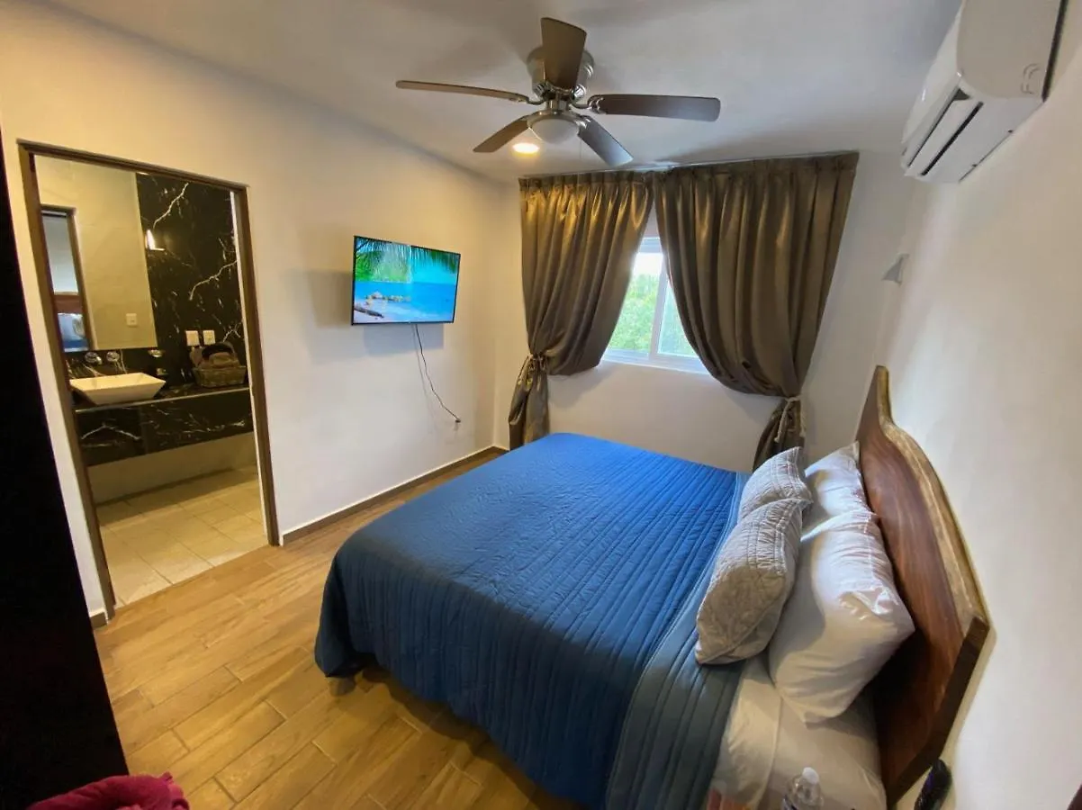 Amazing Villa Inside Tulum Country Club Akumal Semesterbostad