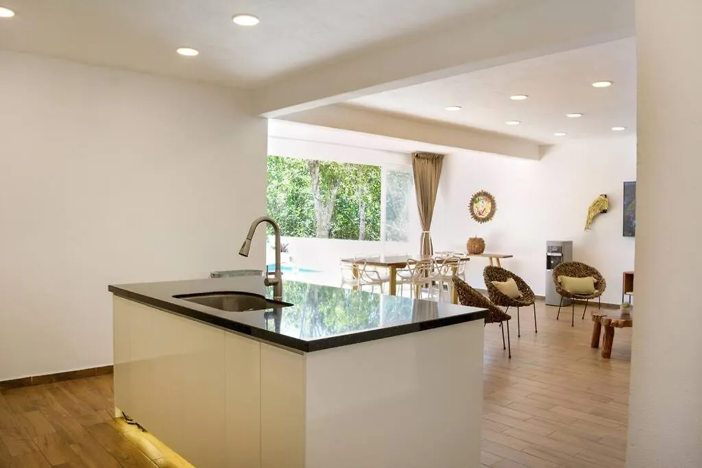 Amazing Villa Inside Tulum Country Club Akumal Mexiko