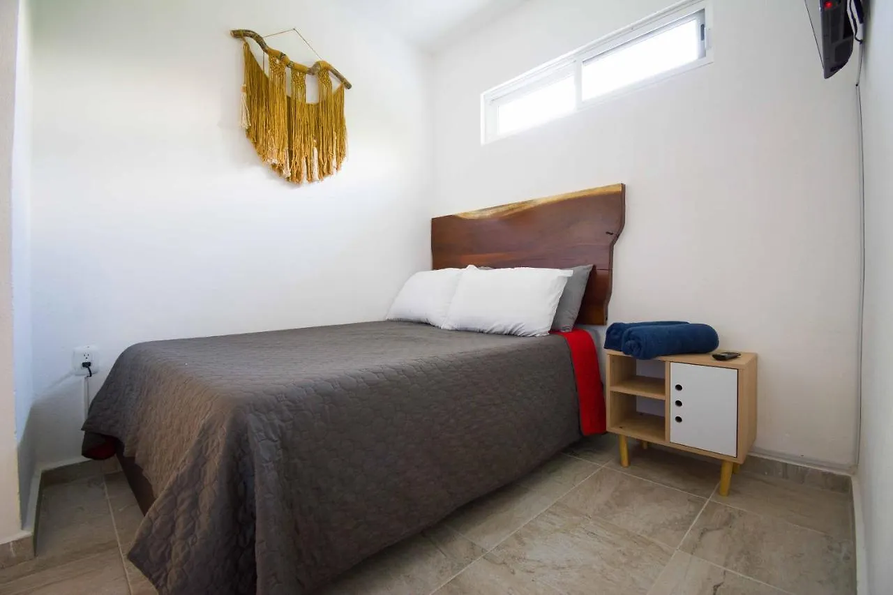 Amazing Villa Inside Tulum Country Club Akumal Semesterbostad