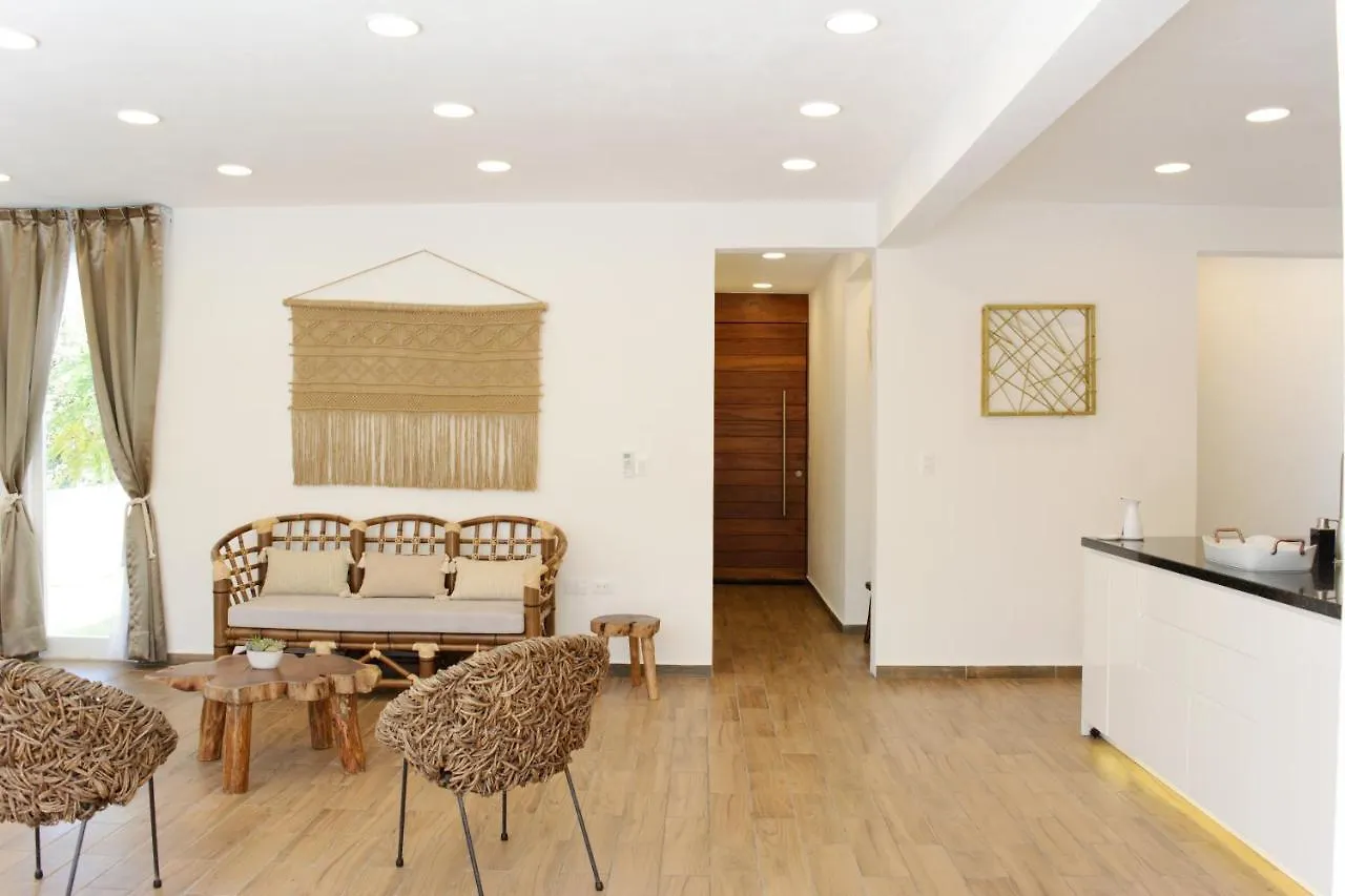 Amazing Villa Inside Tulum Country Club Akumal 0*,  Mexiko