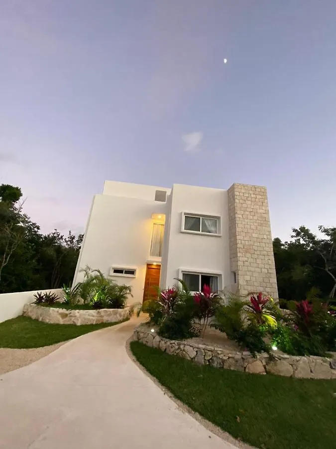 Amazing Villa Inside Tulum Country Club Akumal