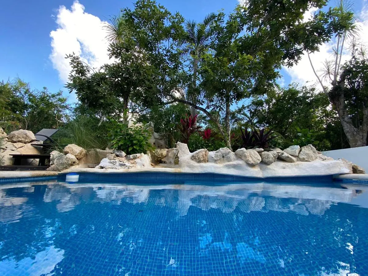 Amazing Villa Inside Tulum Country Club Akumal Hébergement de vacances