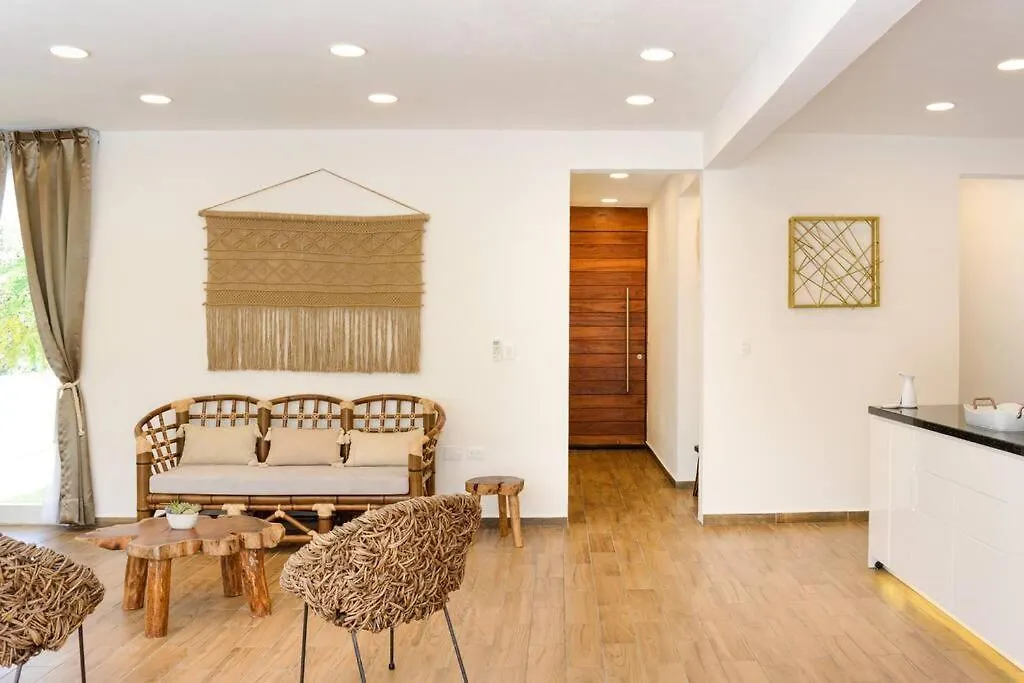 Amazing Villa Inside Tulum Country Club Akumal